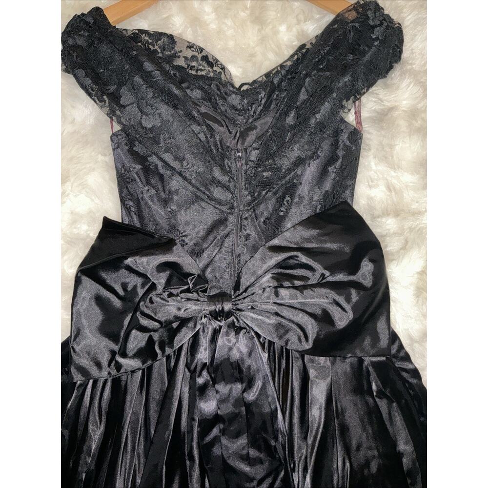 Vintage Black Lace Off Shoulder Gown Basque Waist Satin Event Dress Zum Zum 7/8 - Picture 8 of 13